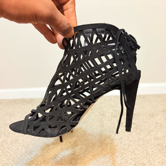 Black Heels with Intricate Cut-Out Design and Open Toe - Picture 3 of 12